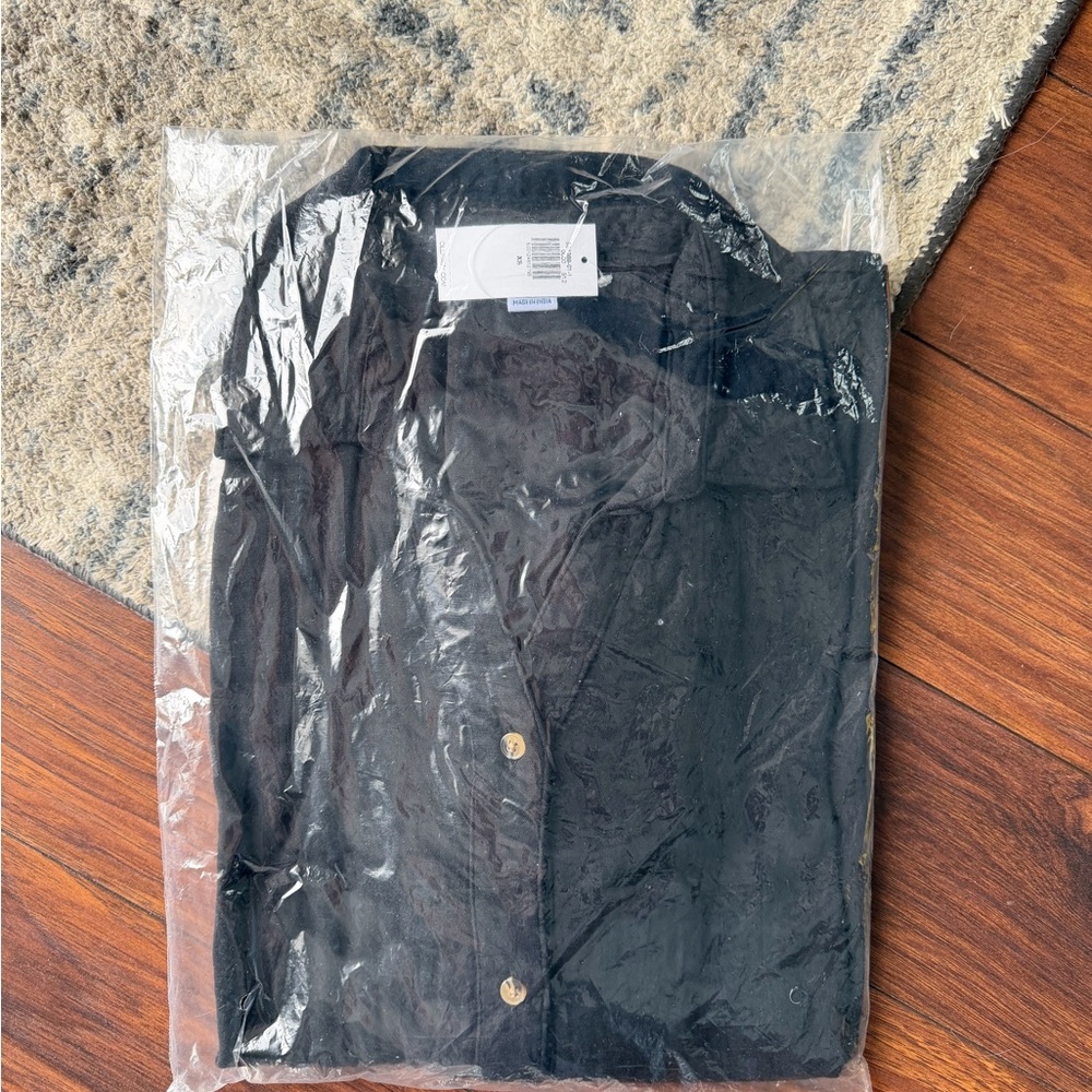 Old Navy Crinkle Gauze Button down Boyfriend shirt